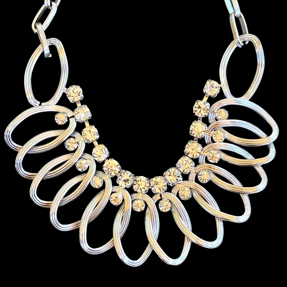 Silver Oval Crystal Handmade Link Necklace - Picture 8 of 9